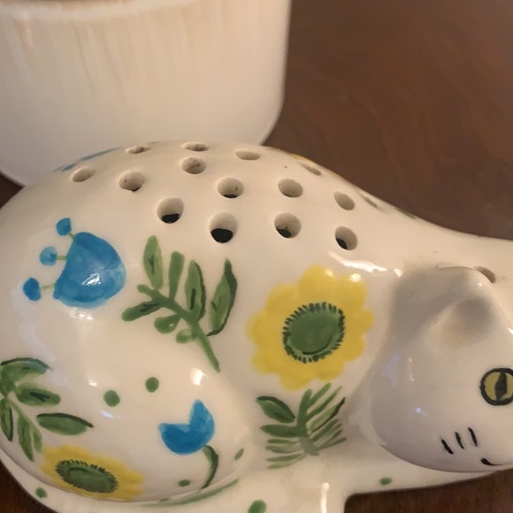 Ceramic/pottery cat potpourri holder - Picture 2 of 5